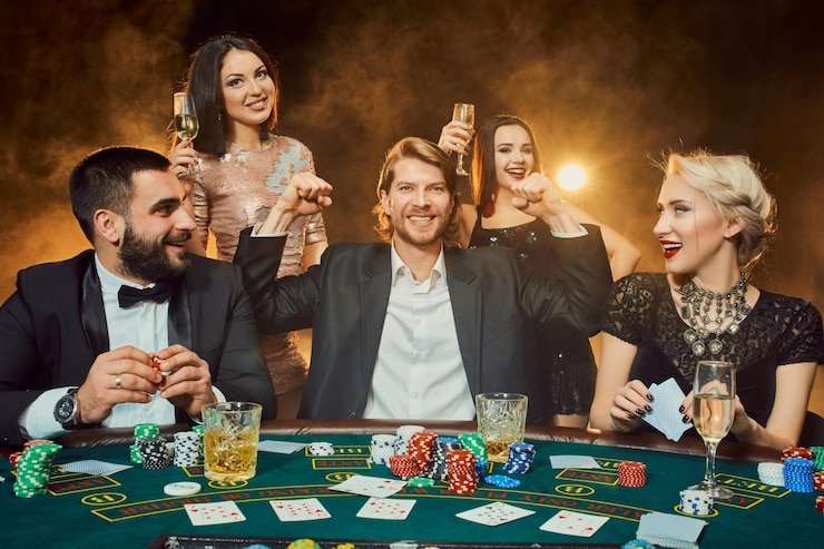 Layar putaran bonus Wolf Gold dengan simbol pengganda dan potensi pembayaran tinggi